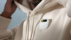 أحدث صيحات الهواتف الذكية Ai Pin