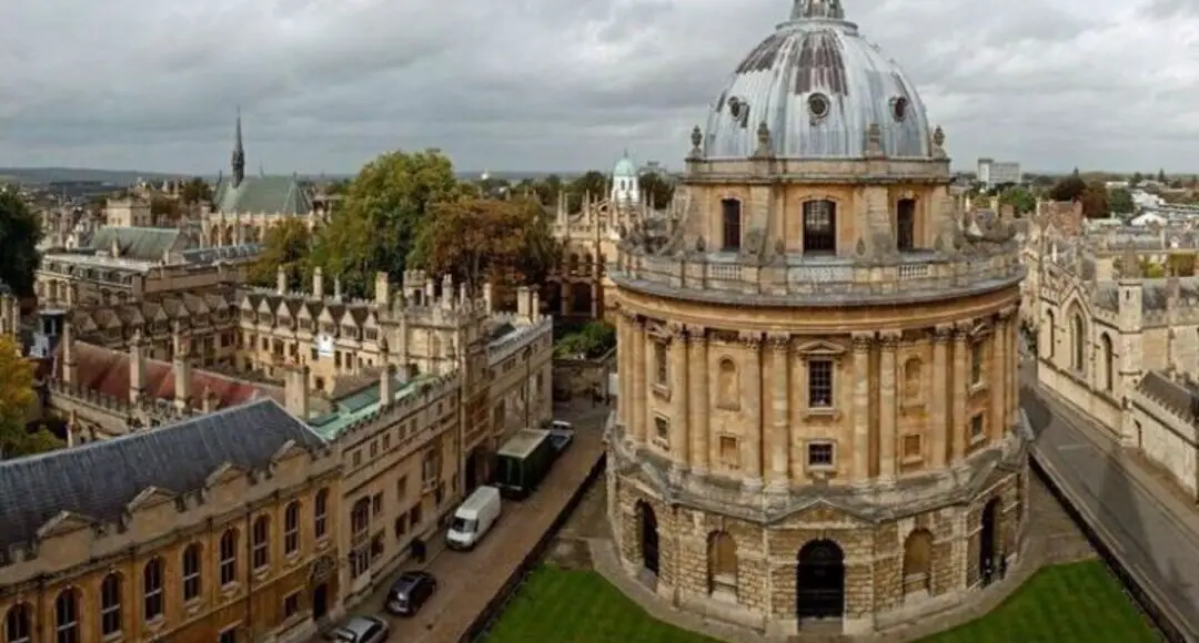 دورة علم الاجتماع باللغة الإنجليزية من جامعة أكسفورد: رحلة أكاديمية مميزة